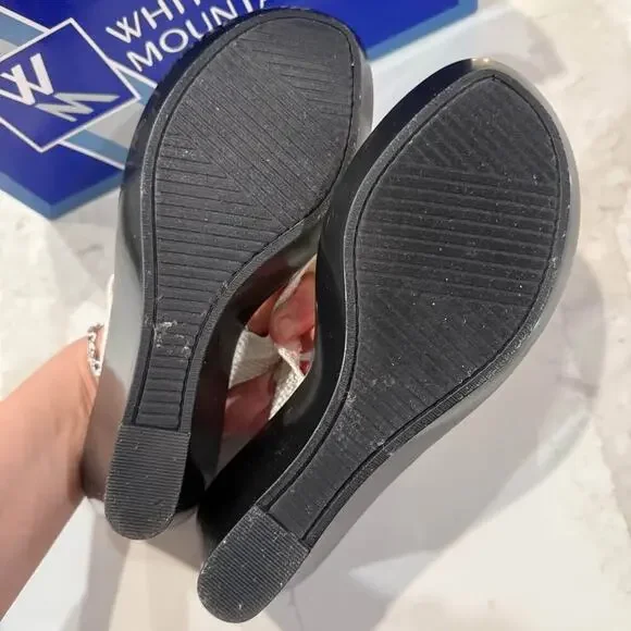 White Mountain Wedge Thong Platform Sandals Women's 8M White Rhinestone Accent - Picture 8 of 9